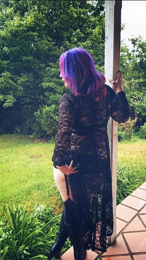 The witchy vibes here are immaculate π