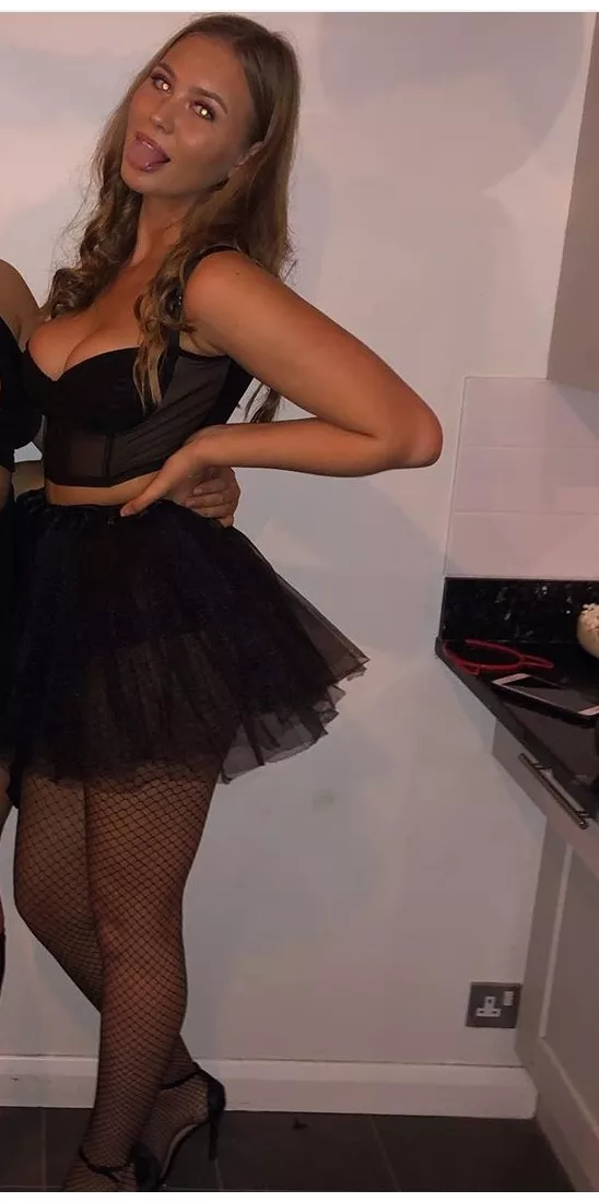 Themed party girl I know