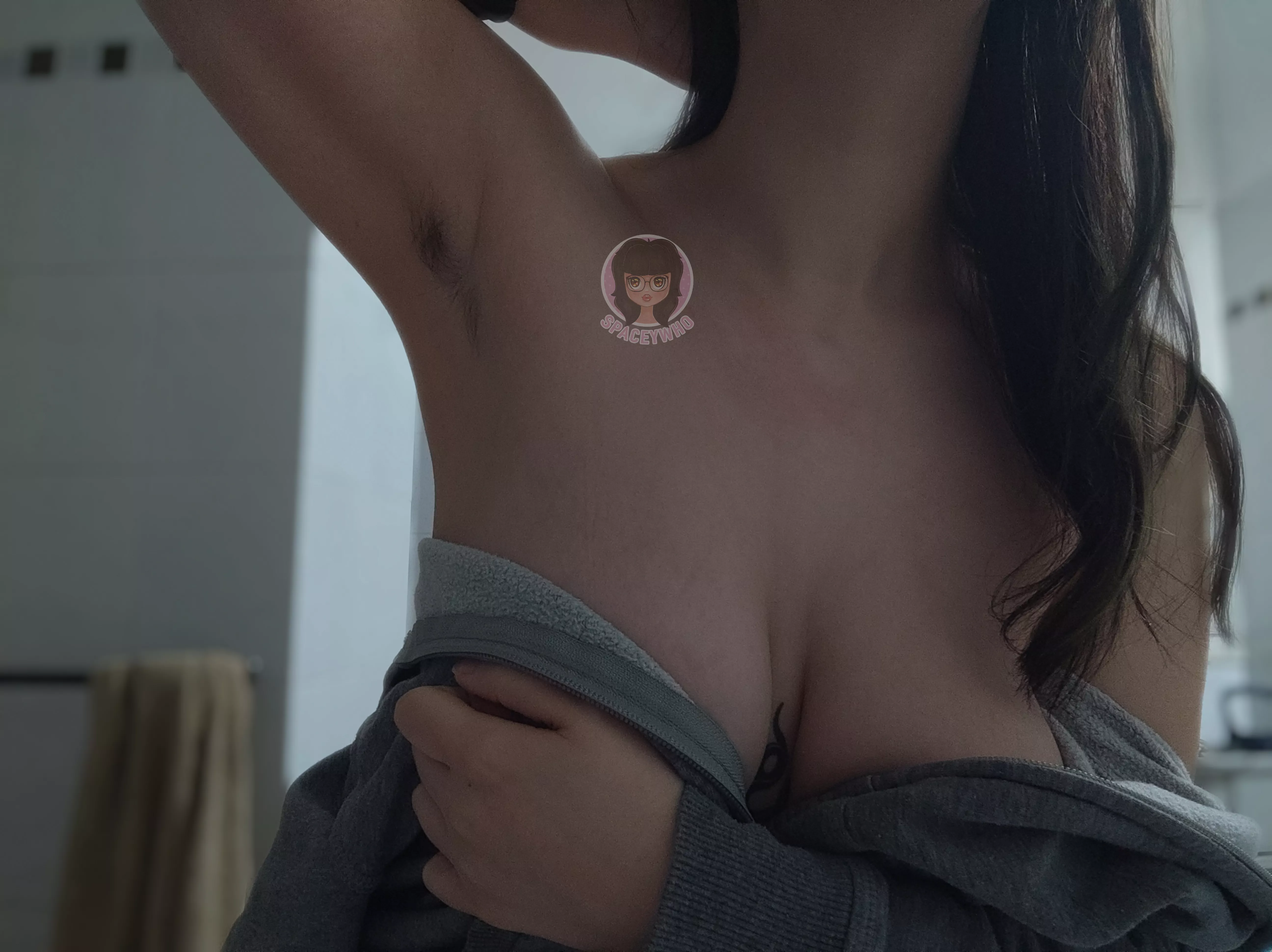 These armpits are made for sniffing 🎶