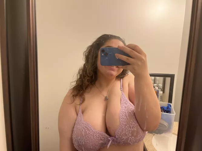 They’re getting a little heavy, wanna hold them for me?😋🍒