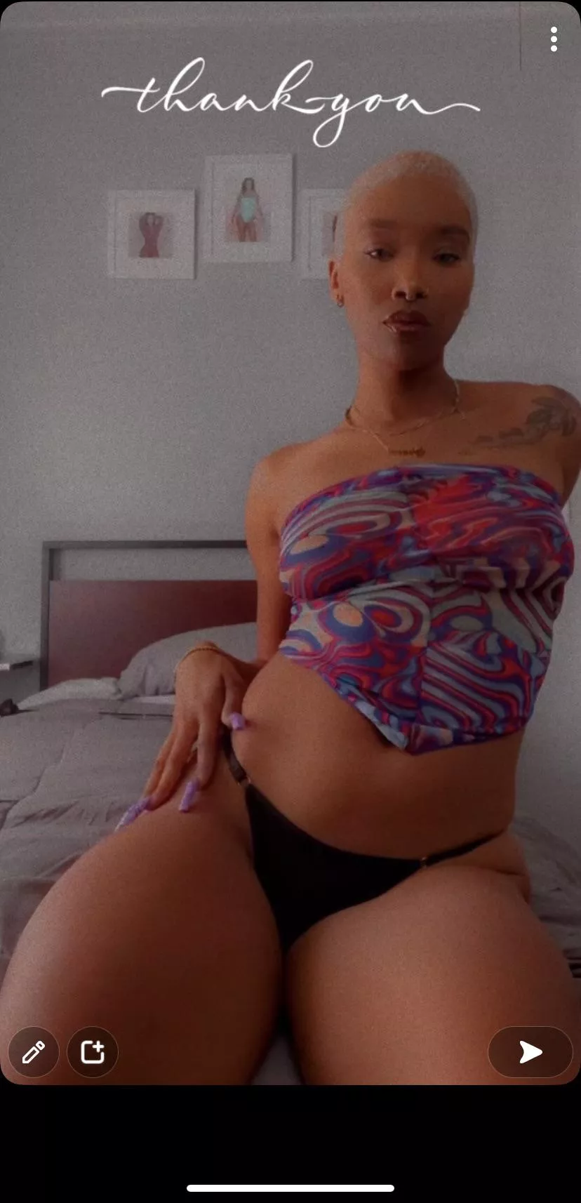 Thick thighs, come put your face in them 😌 Thick thighs, come put your face in them 😌