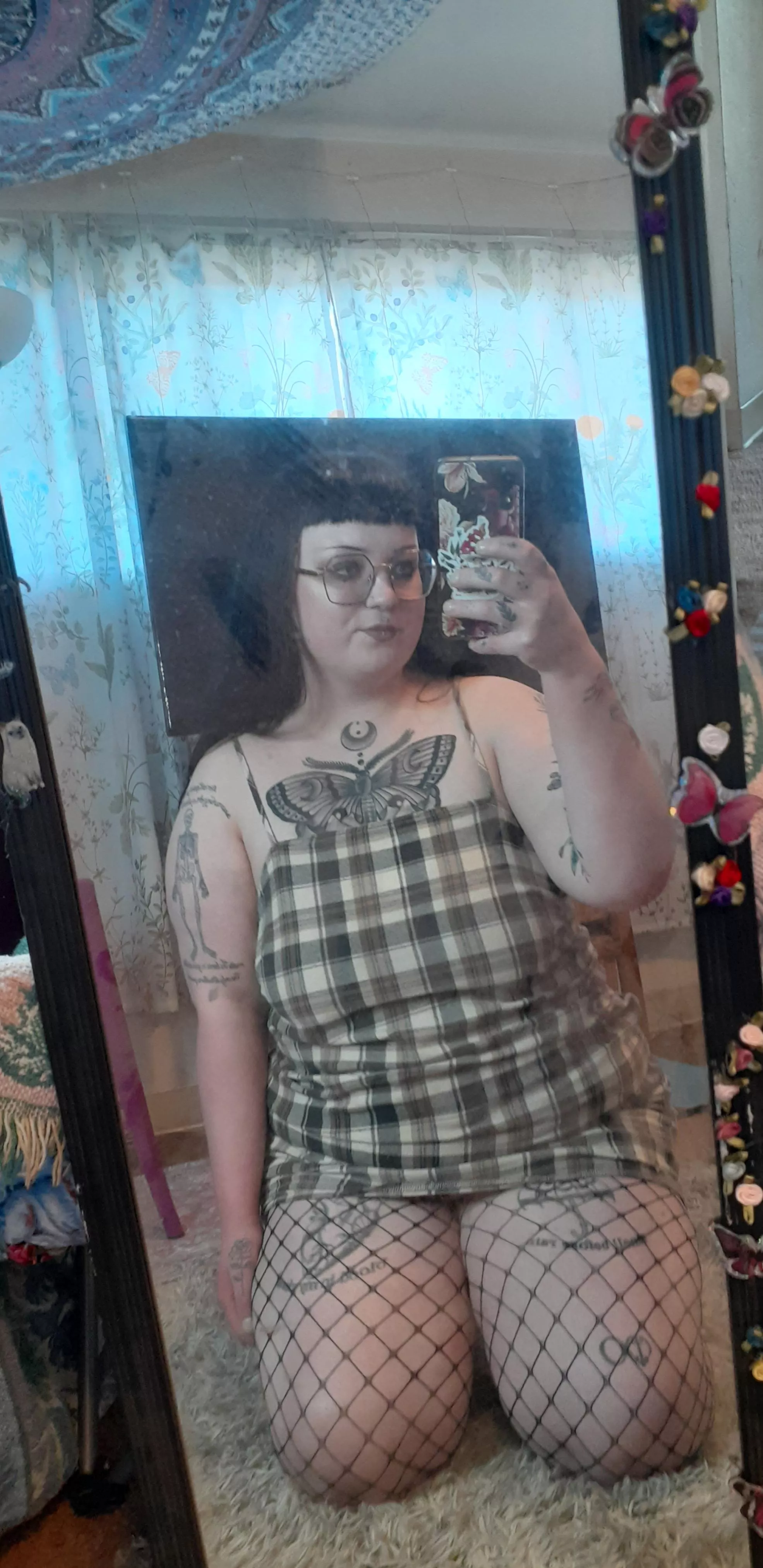 thick thighs save lives 🖤