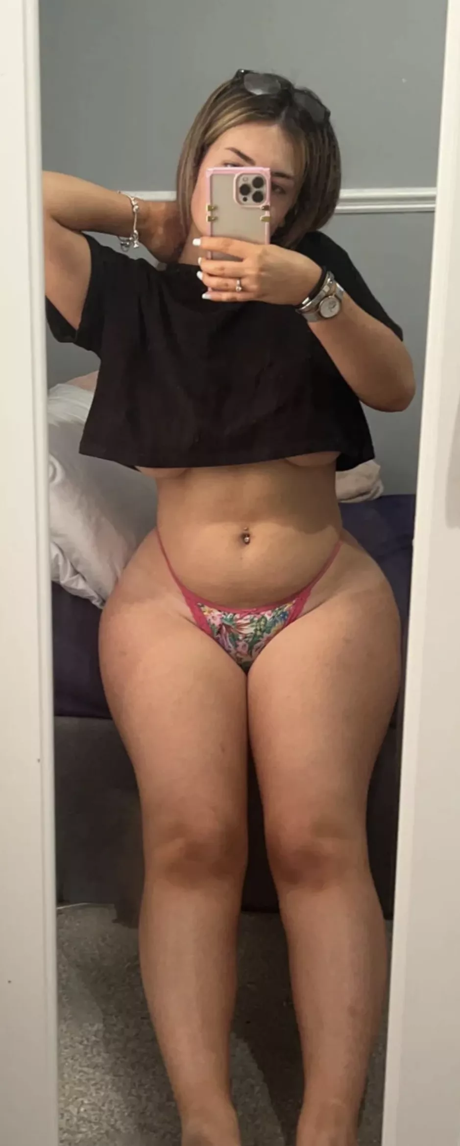 thick thighs 🥵🥵