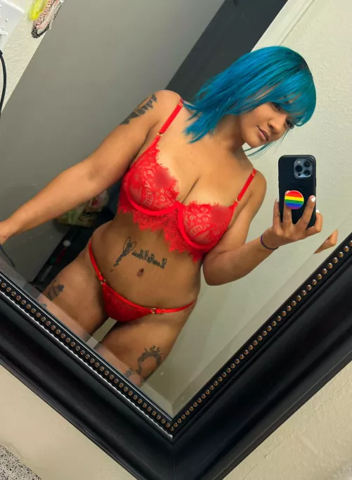 thinking about getting my belly button pierced… 🧐