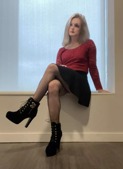 Thinking about who’s gonna make me their princess 🤔