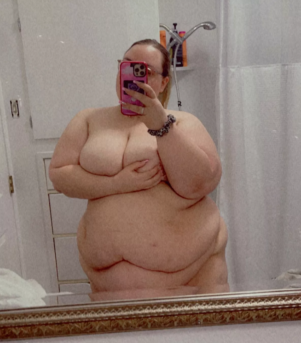 This body is brought to you by cannabis, happy 420 babes 💚