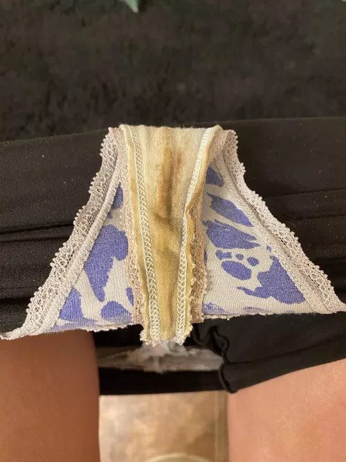 this cute lacy thong has been through a lot 😅
