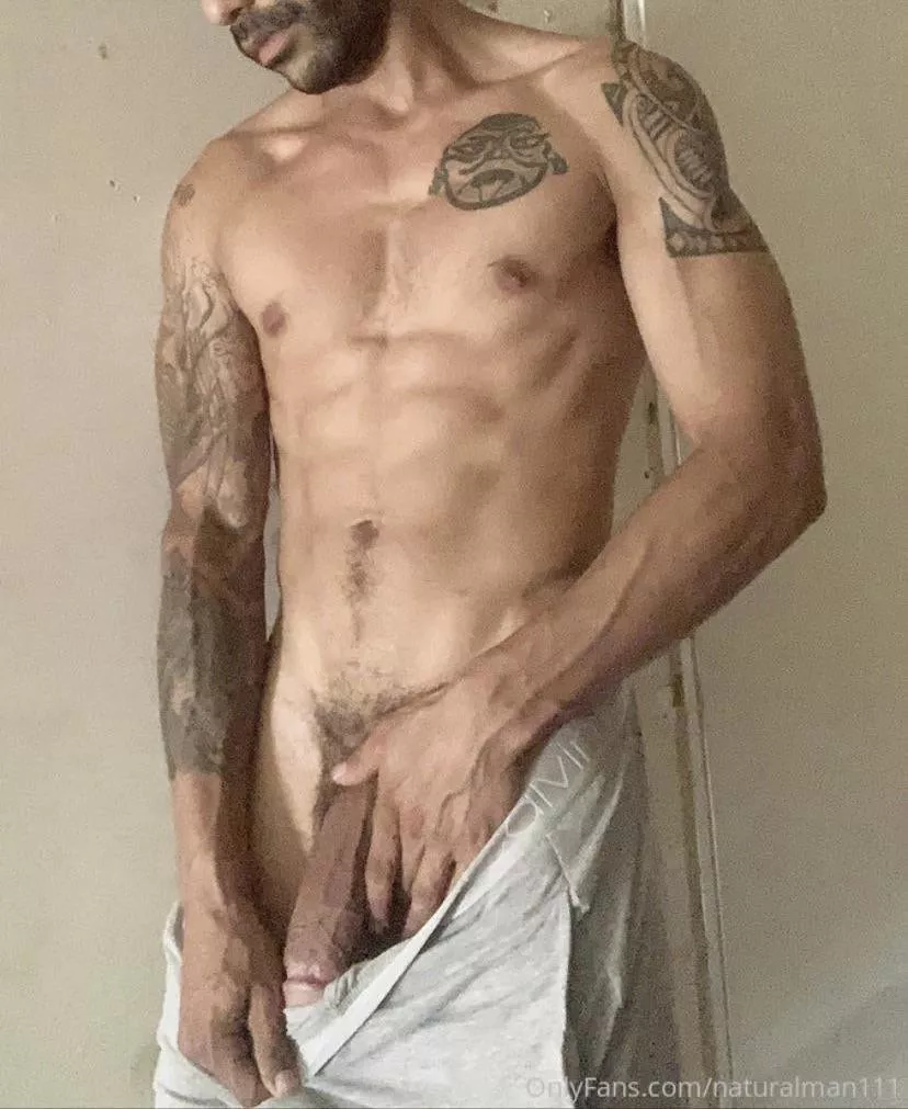 This is what’s beneath the grey sweats you like so much 😉🍆 would you stare??