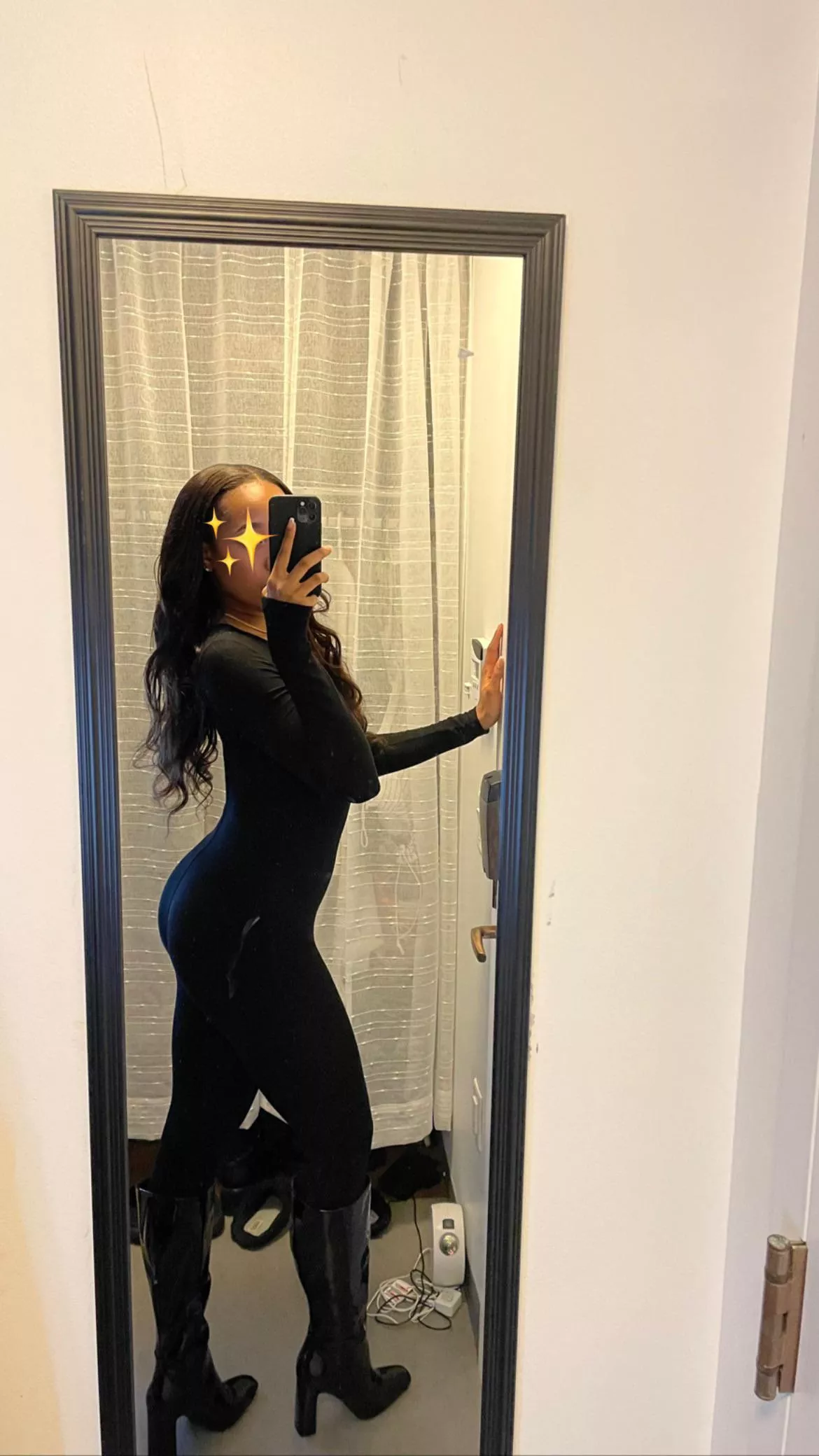 This NEEDS to come offf i hate how safe for work this is