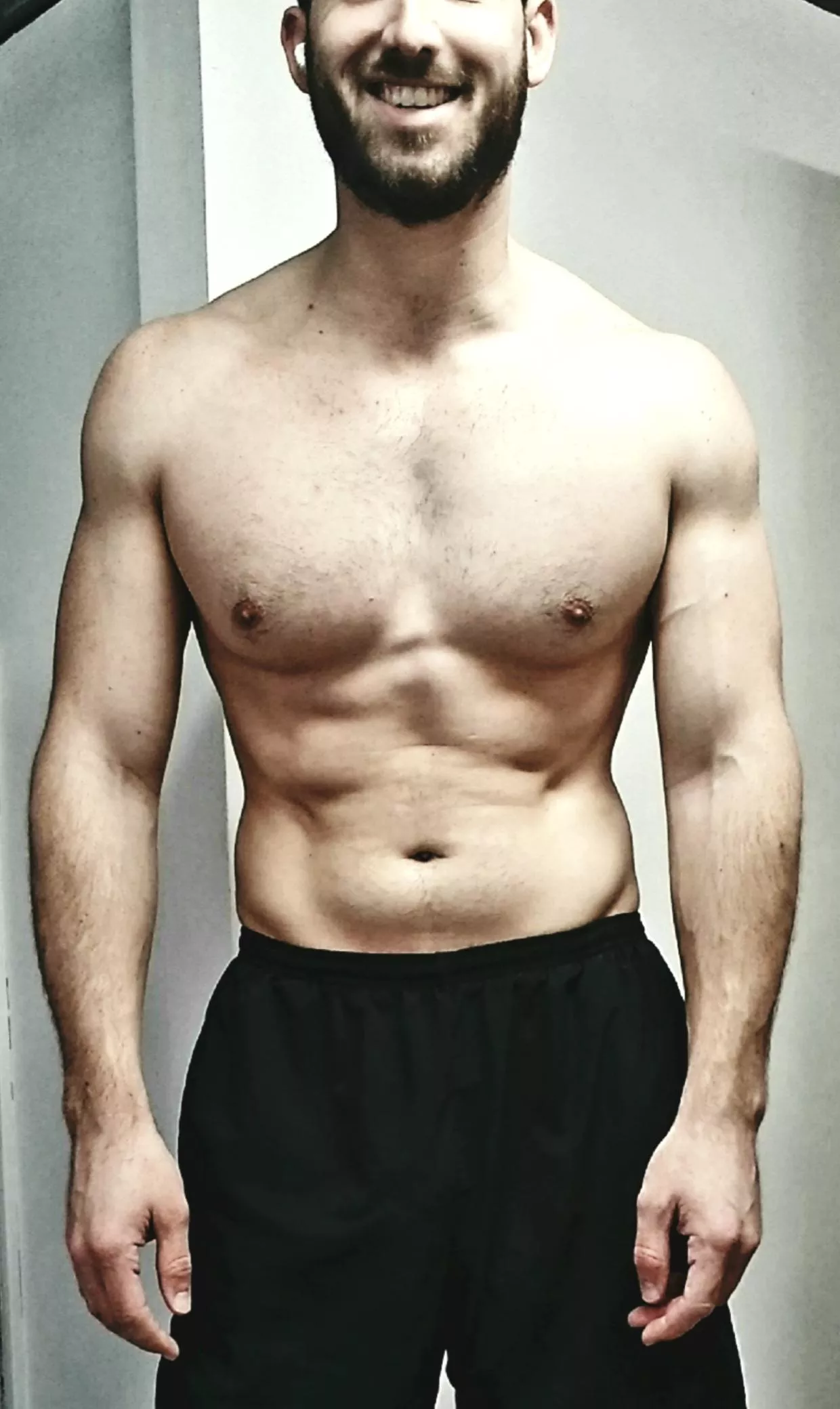 This rainy day calls for cuddling - join me? 😘