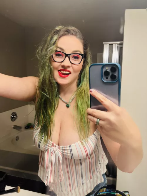 This Thick Milf Is Ready To Have Fun With You! Customs, πΆ Snapchat, Panties, & More! Cum Show Me How Much You Love Me!