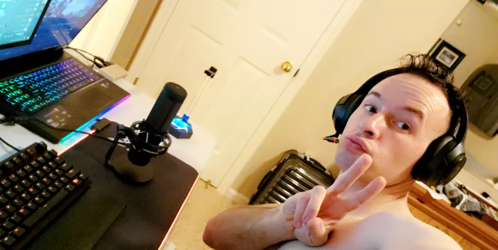 This world is made of... Love and Peace! PC Gamers hit me up!