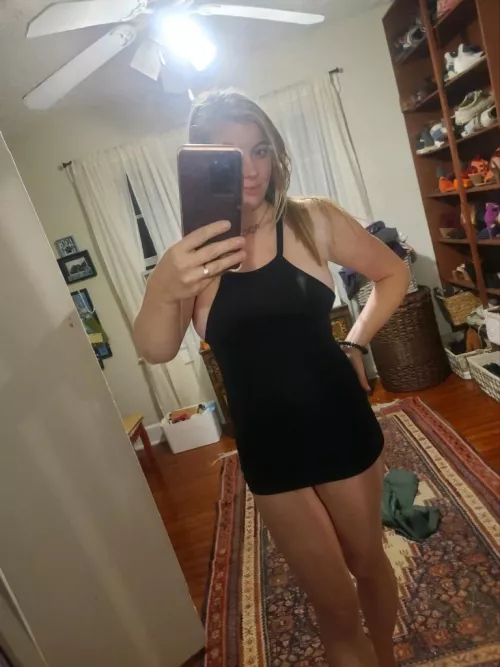 Thoughts on tonight’s outfit?