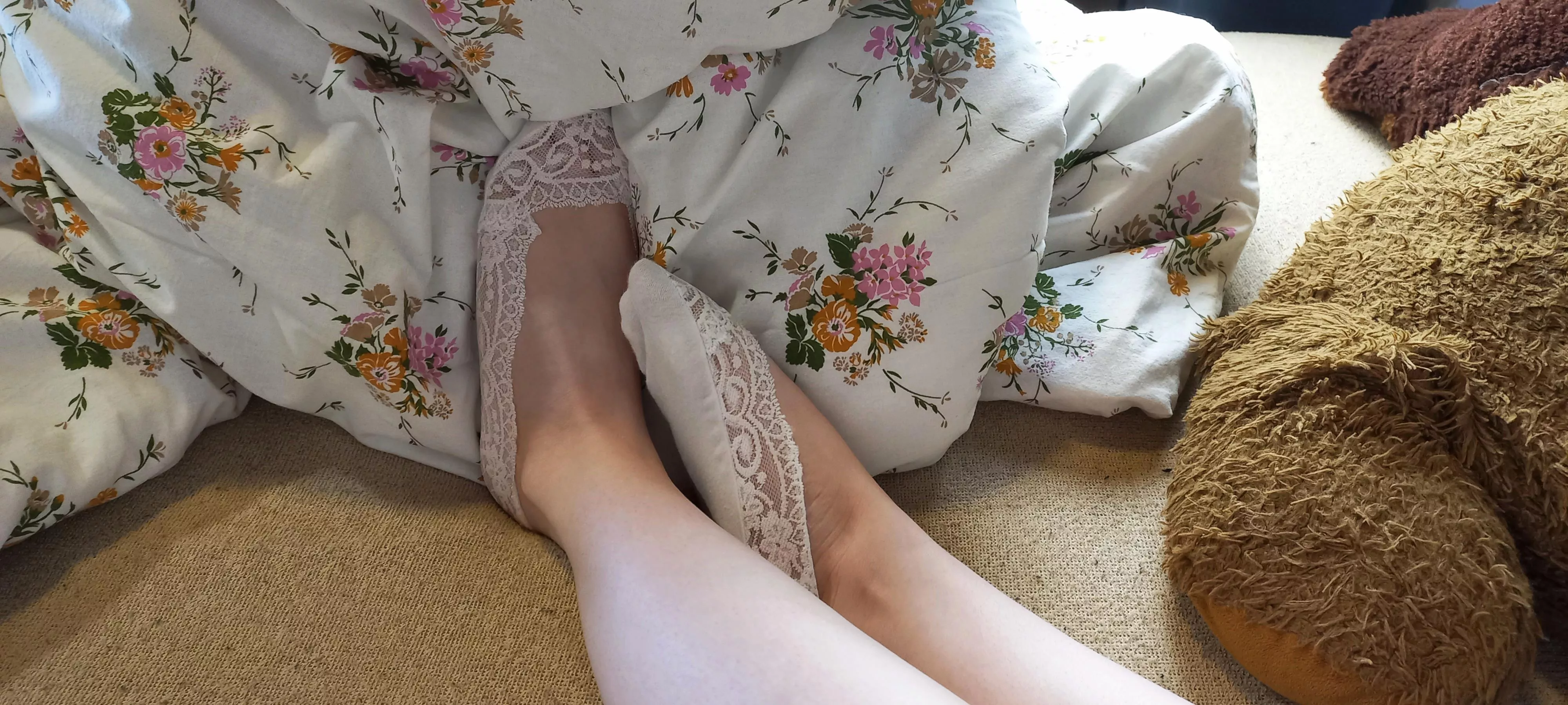 tiny lace socks i've found during spring cleaning💖 [f]