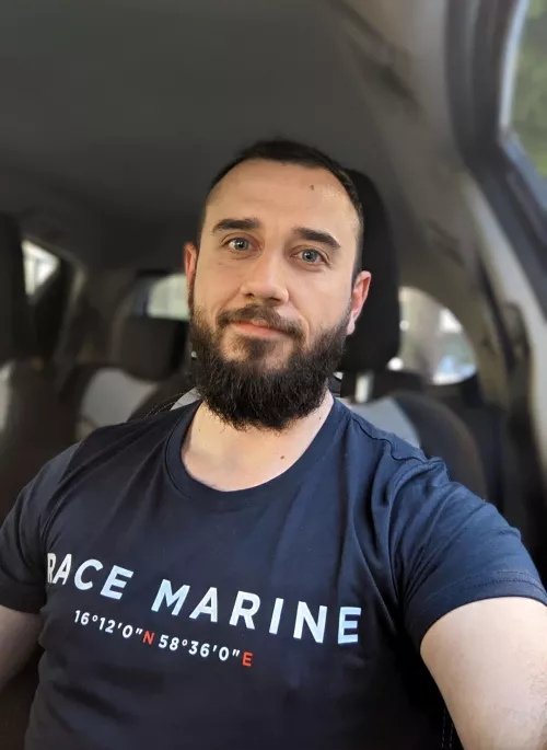 'Tis time to break out of the anonymous shell. Hälsningar från Helsingfors!