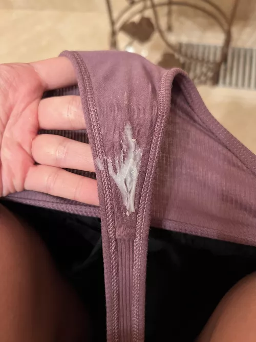 todays panties after a long day at work ❤️ i’ll def be working out in these later tonight..