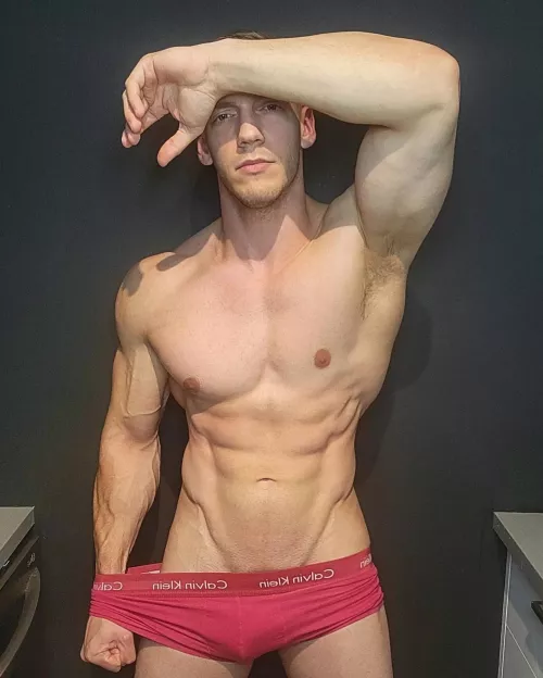 Trying new pose 😁