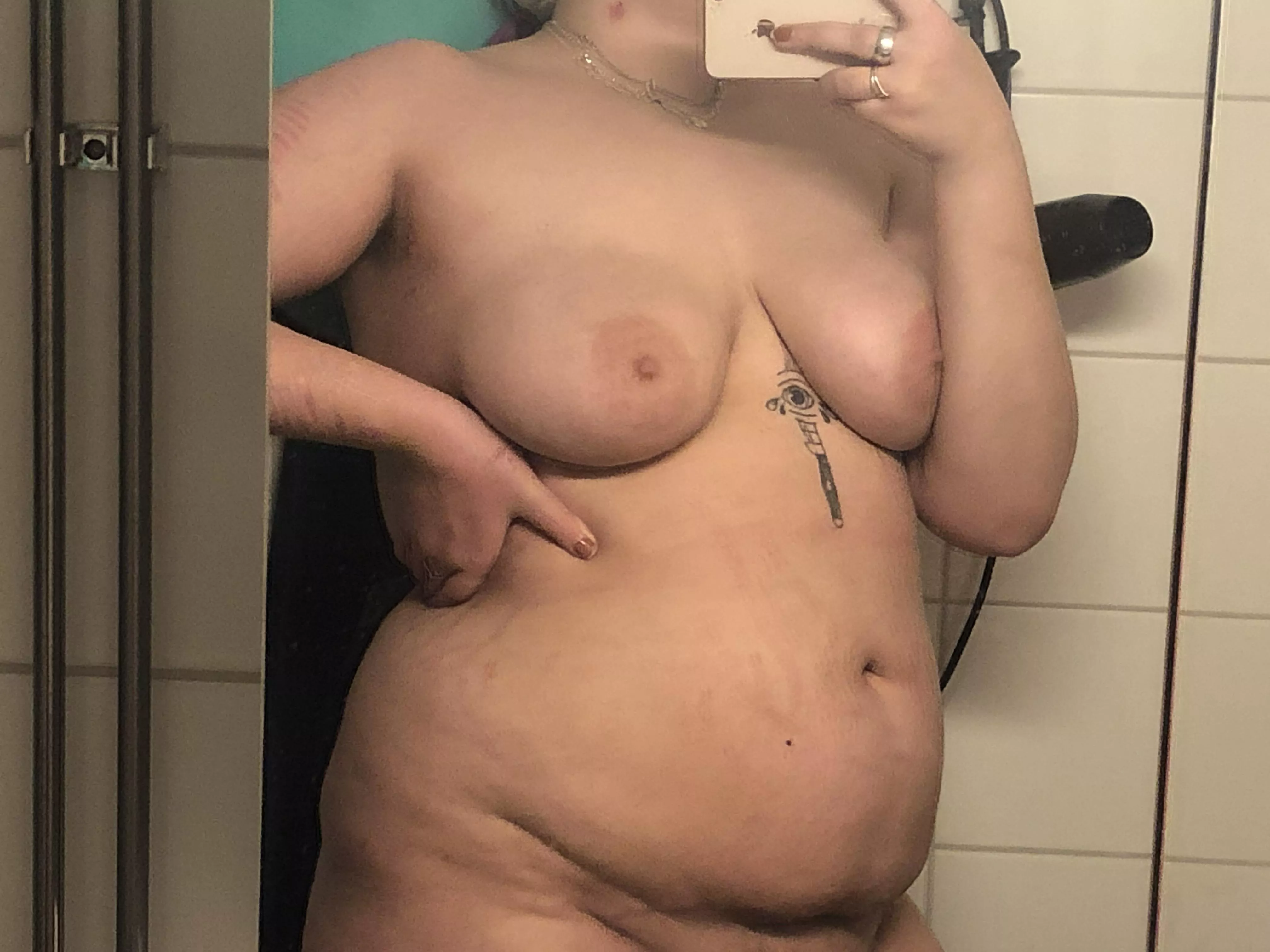 Tvis pic makes me look all soft and nice🥺😳