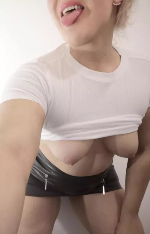 two hanging fruits for you to eat 😘