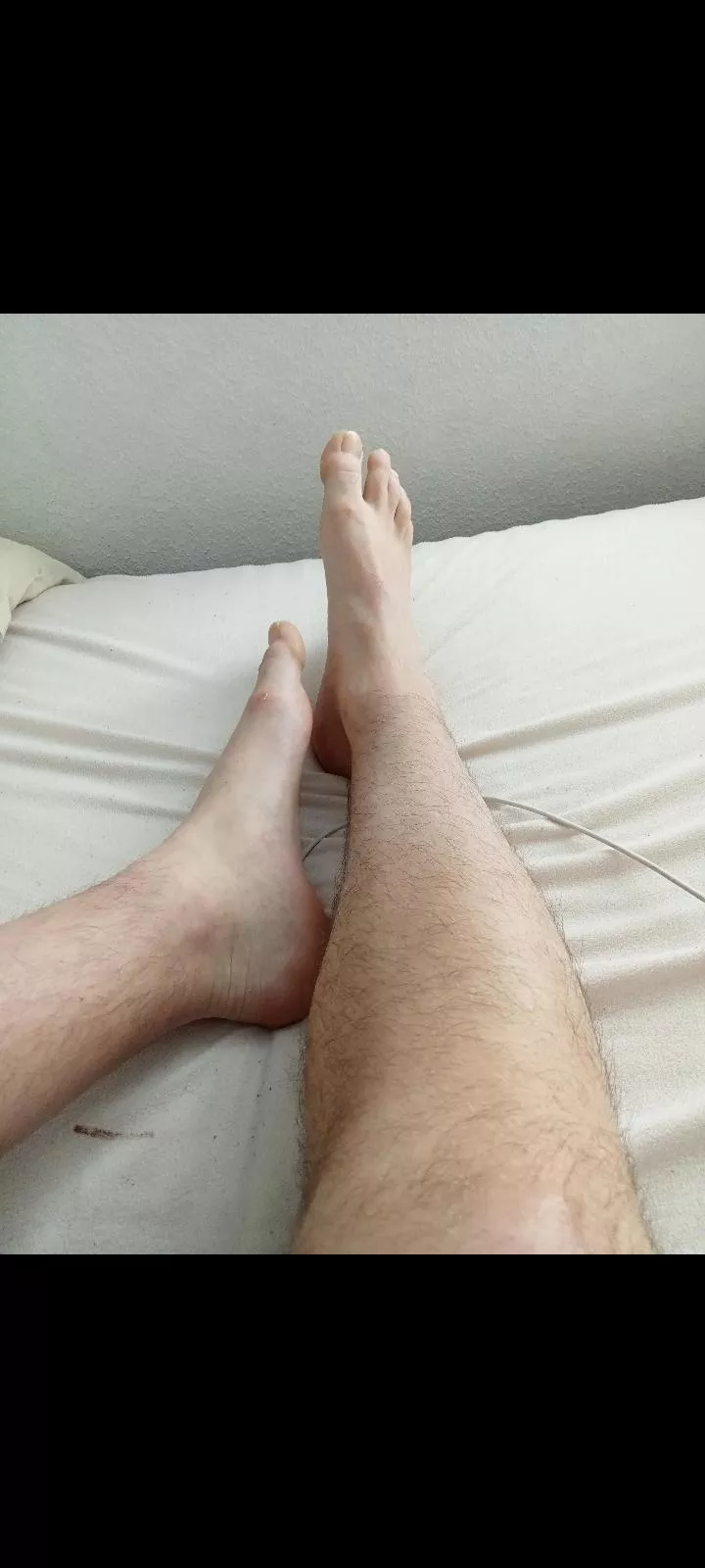 uff the football match was so intense today ... and it was so hot i sweated so much... Also my right foot hurts cause a fool stepped on it ... I Think i will bandage it and ice it