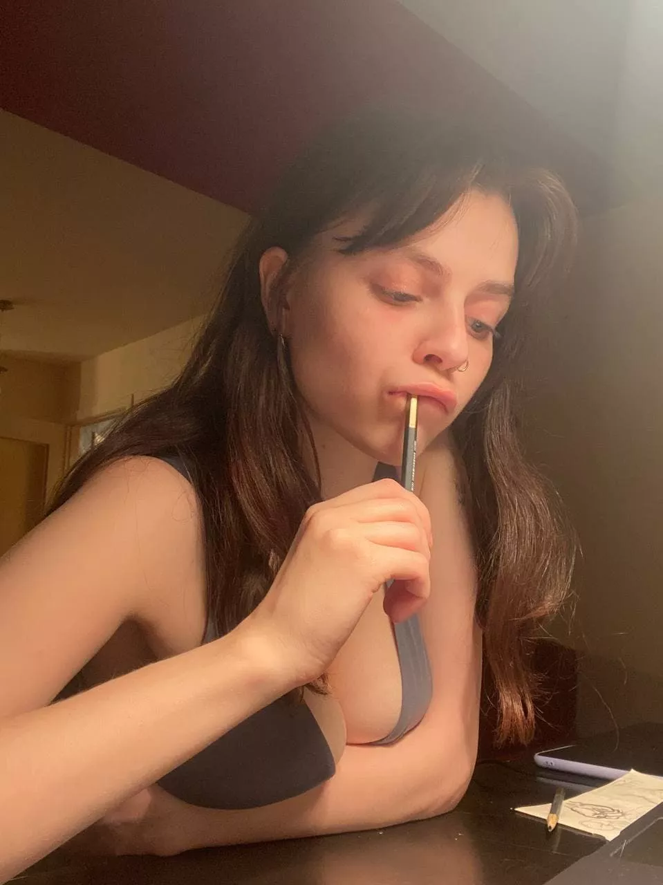 Ughh studying's so boring.. Help me get distracted?😇