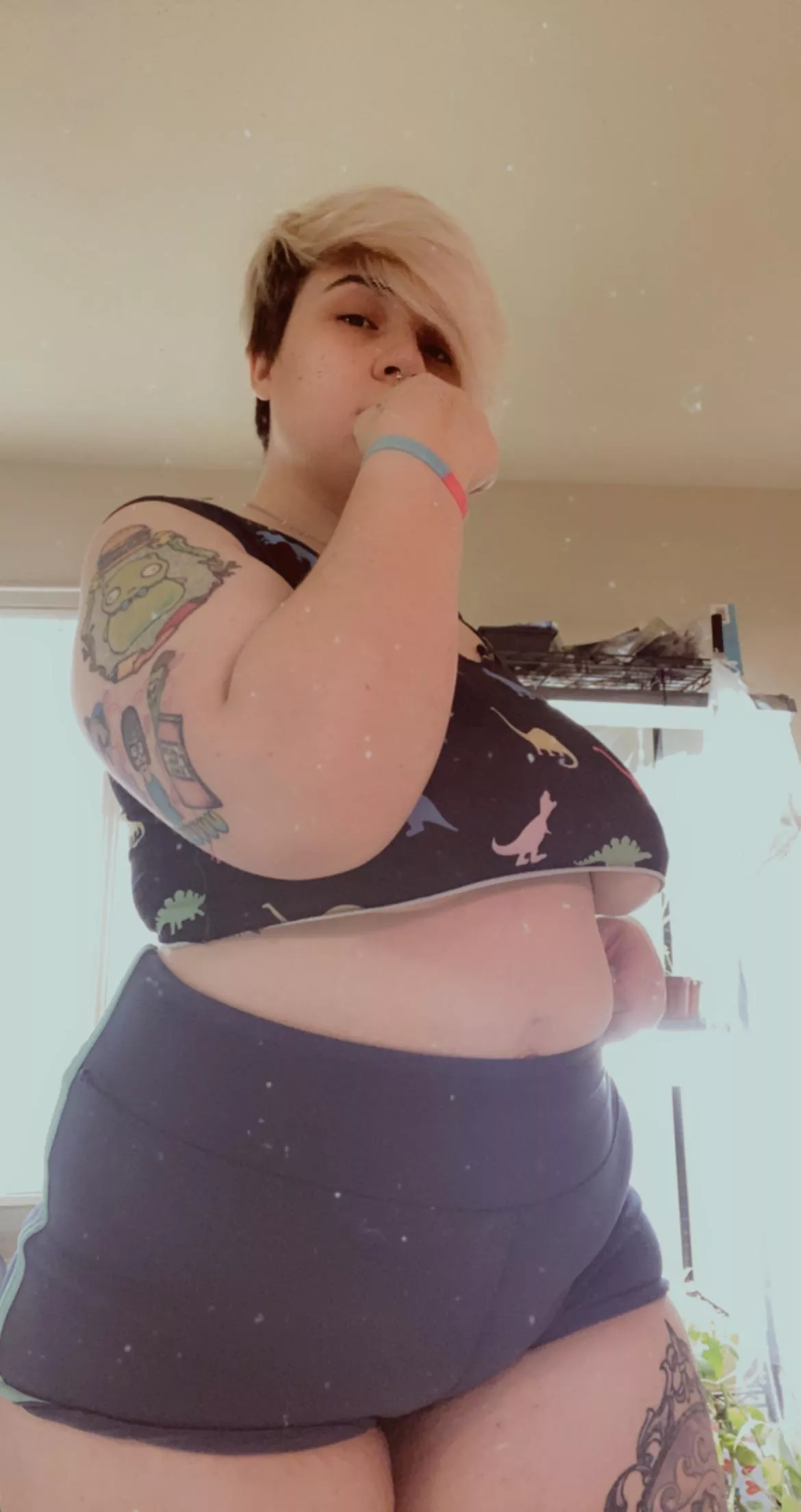 Underboob included ✨