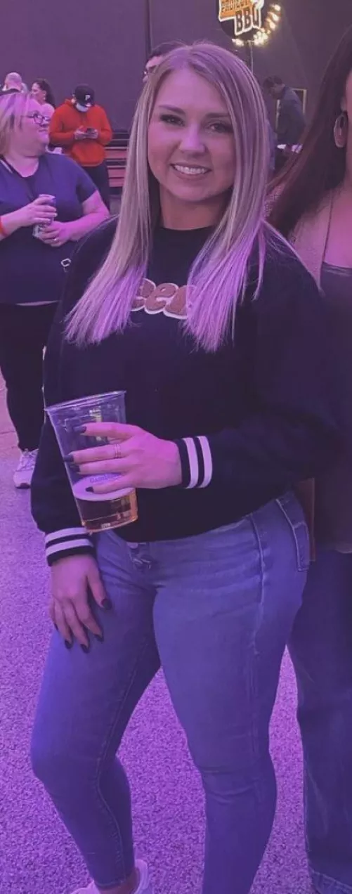 Upvote if you want me to post her in so much less ;)