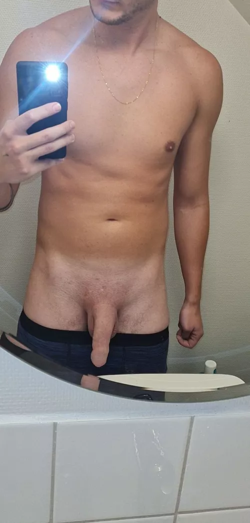 used to be so skinny, just want to know if it has become a good looking body [m]