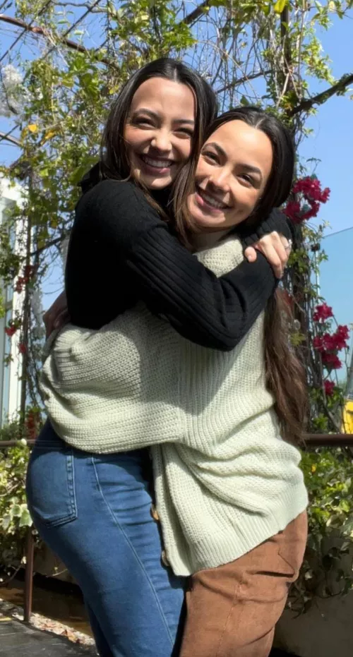 Veronica & Vanessa Merrell