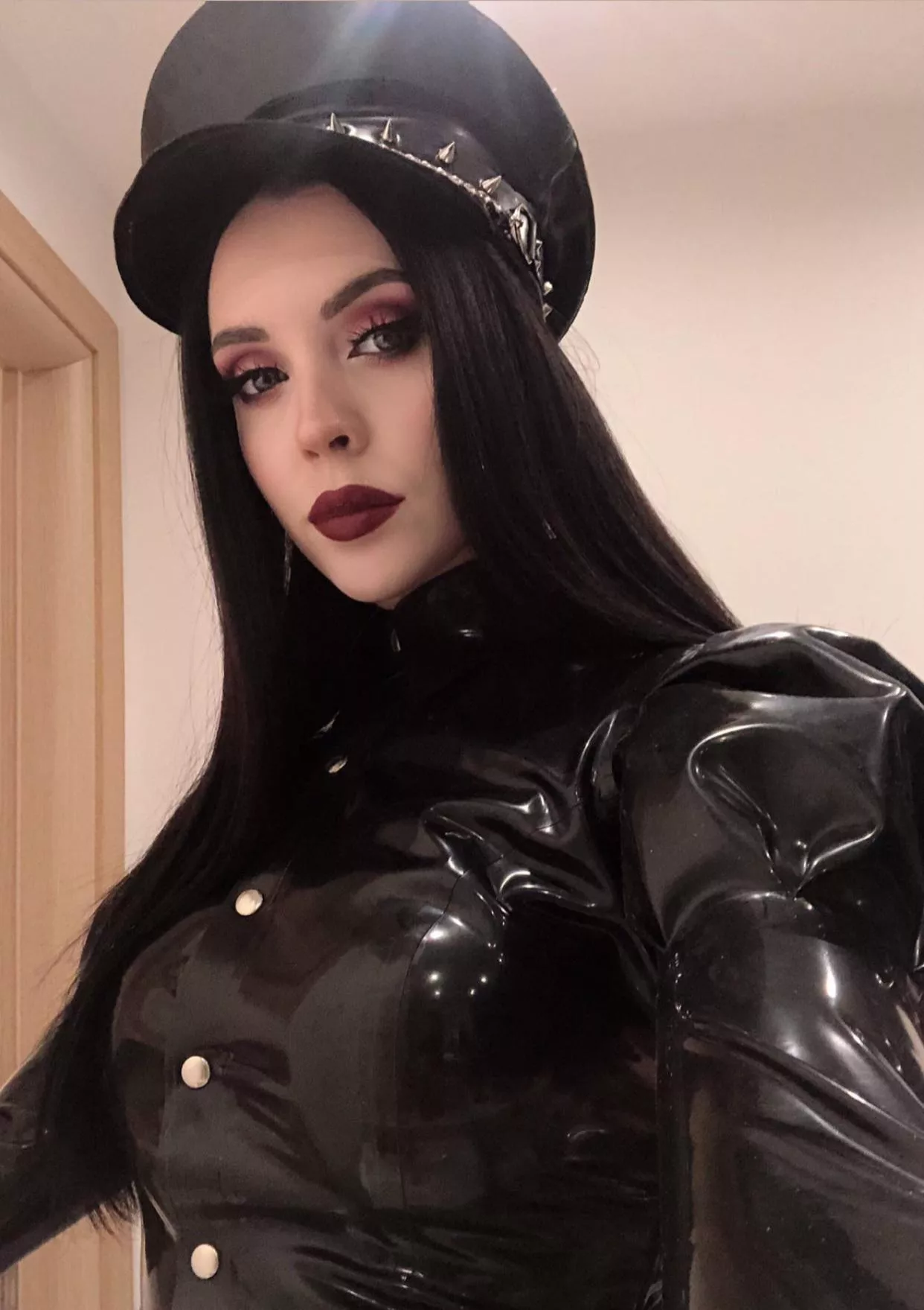 @vi0lettex in shiny latex