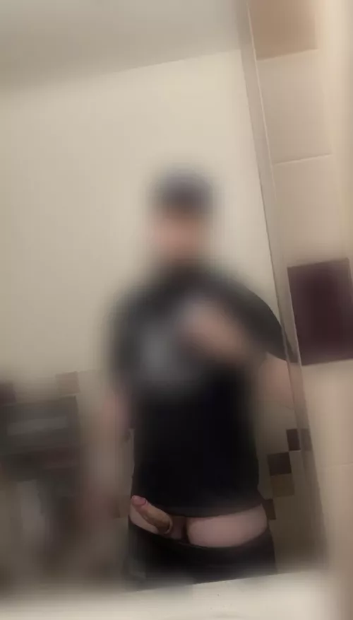 Visitor in the dorms 👀