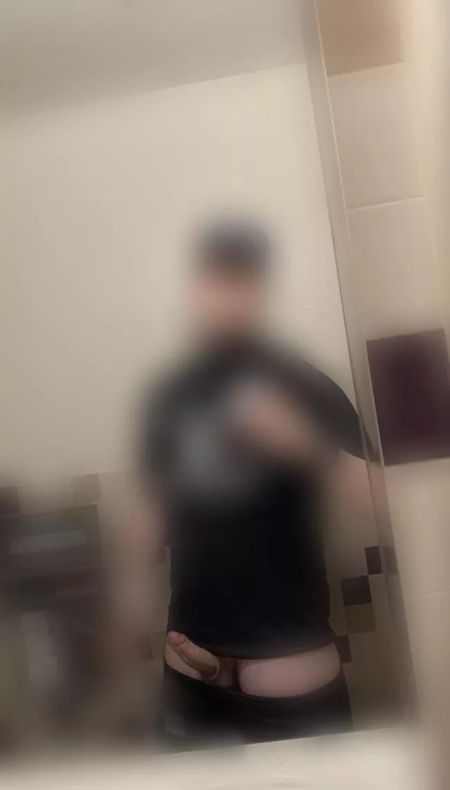 Visitor in the dorms 👀