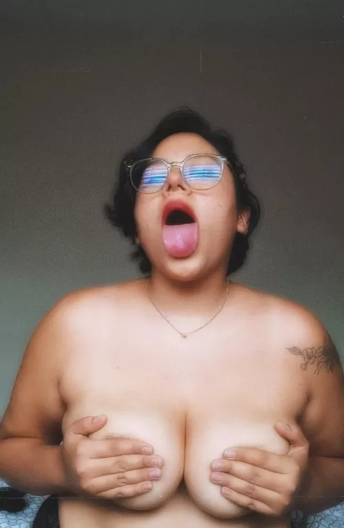 waiting for u ✨ @babyroanna