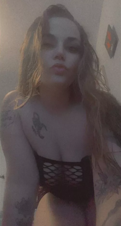 Waiting for you to DM me on OF!! 🥴🥴 link is in the comments