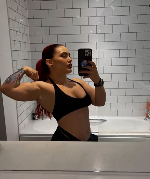 Wanna be my gym buddy? 😋