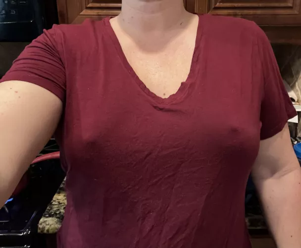 Wanna cook with me? 43(F) Married, ignores, sexless.