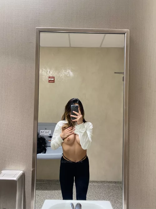 wanna fuck at my local library 😜