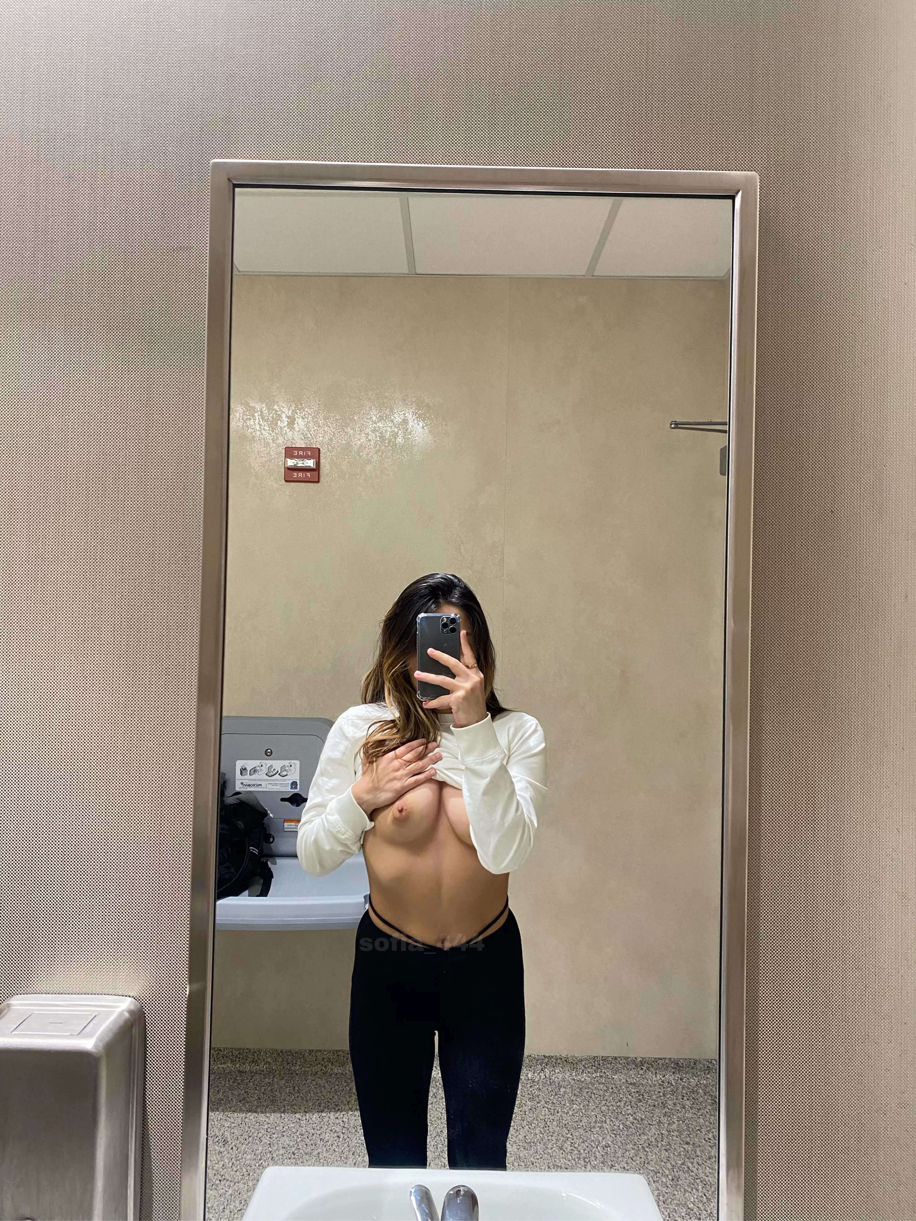 wanna fuck at my local library 😜