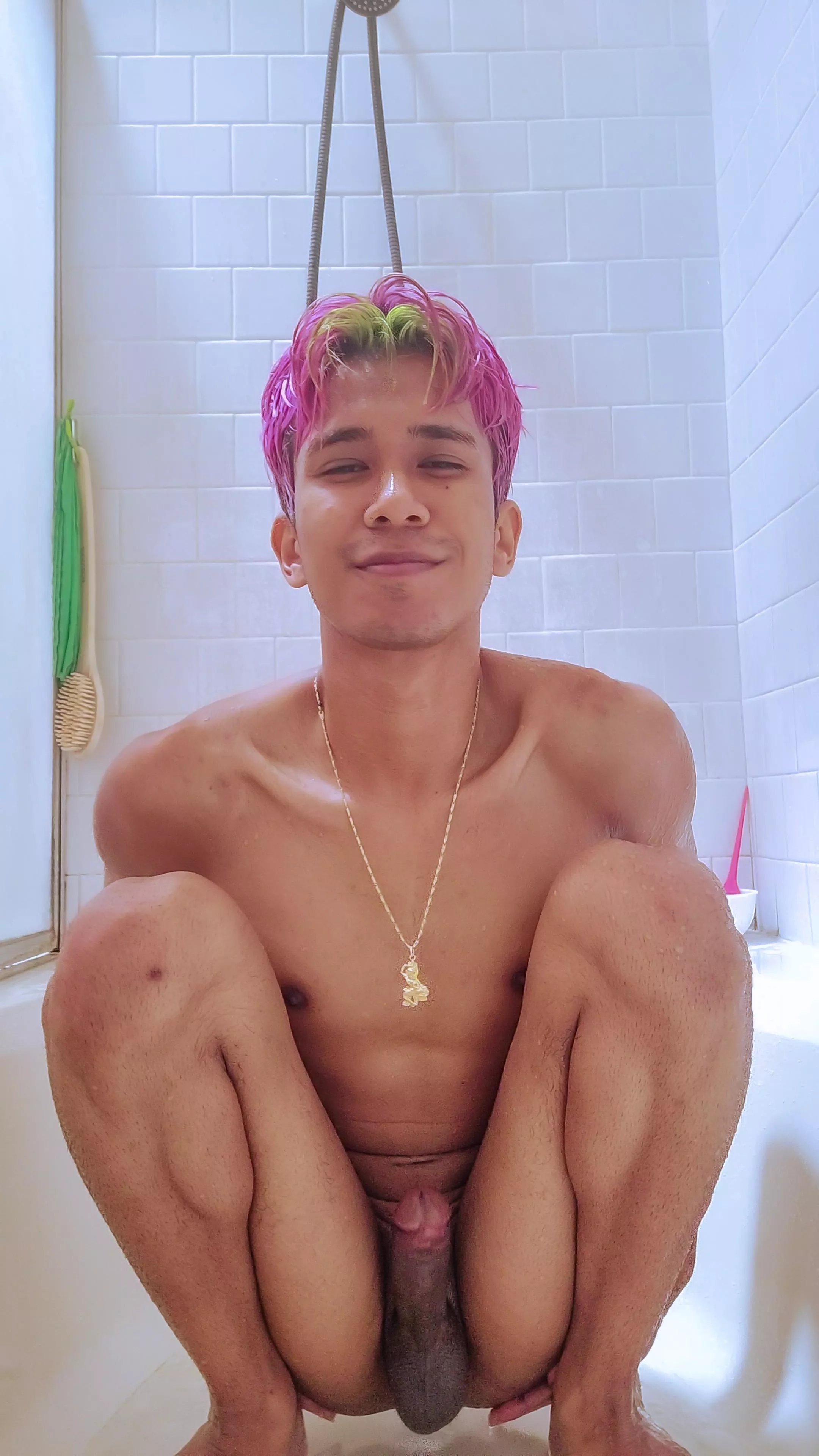 Wanna have some fun with me in the shower? 😛🚿