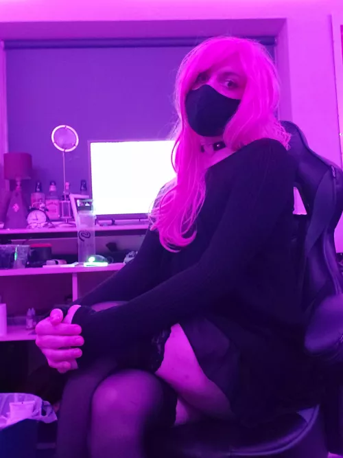 wanna help me paint some models? 🥺