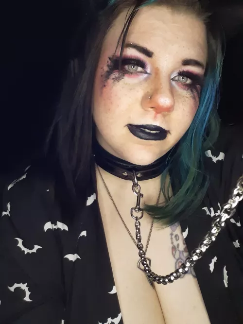 Wanna hold my leash? 😋