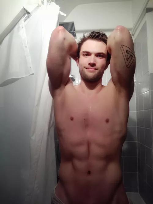 Wanna join me for a hot shower? π₯π₯