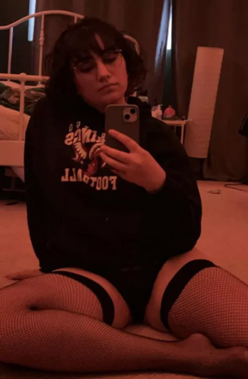 Wanna see what’s under the hoodie😈😝