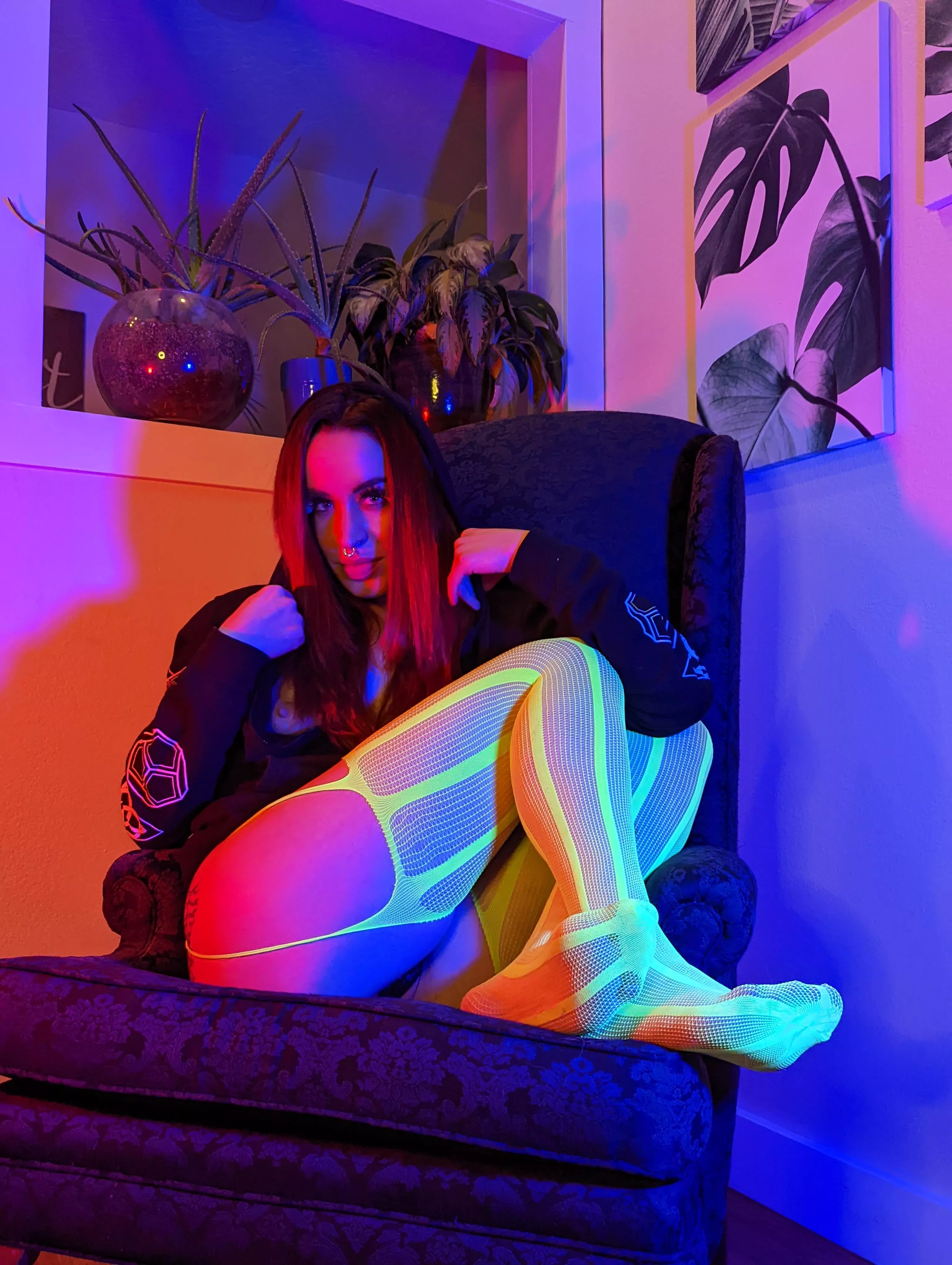 want to see if there's room for 2 in this hoodie?