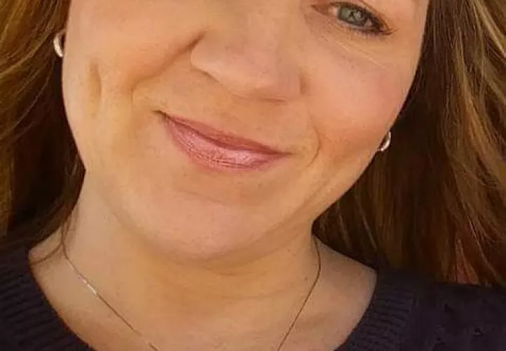 Want to watch someone fuck my wife's face and cum in her throat