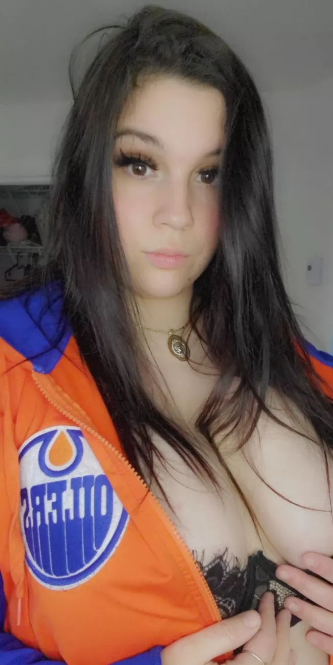 watching the game ? [f]
