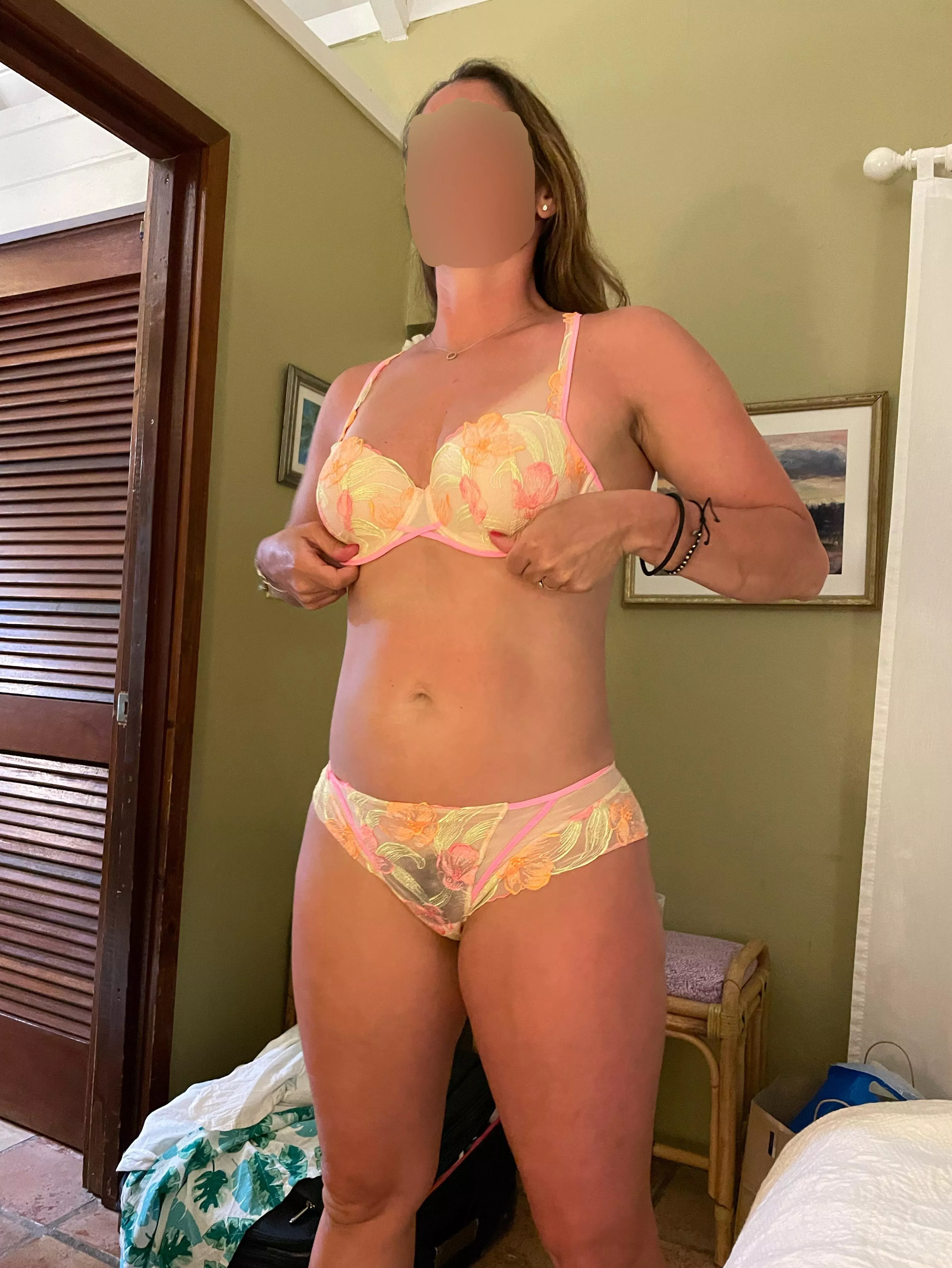 We just love the colors on this set!