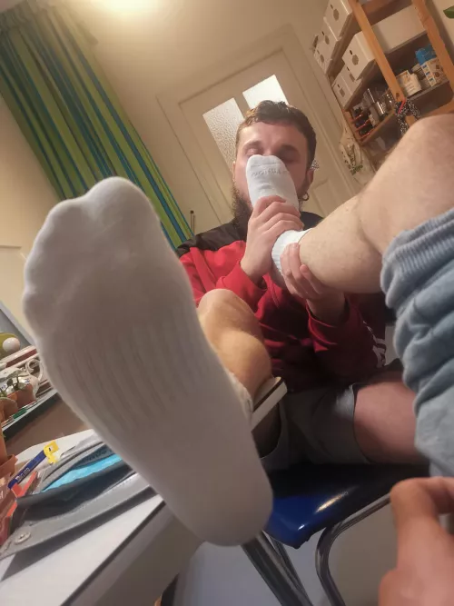 We love to wirship each other's feet …