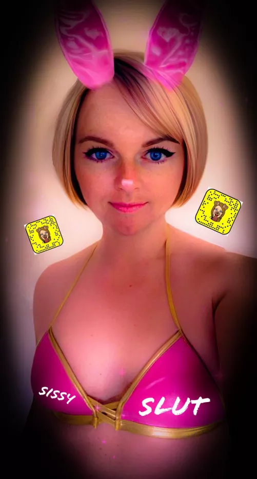 Wearing her momβs bikini. Isnβt she fuckable? #daisy_slp #sissyexposed