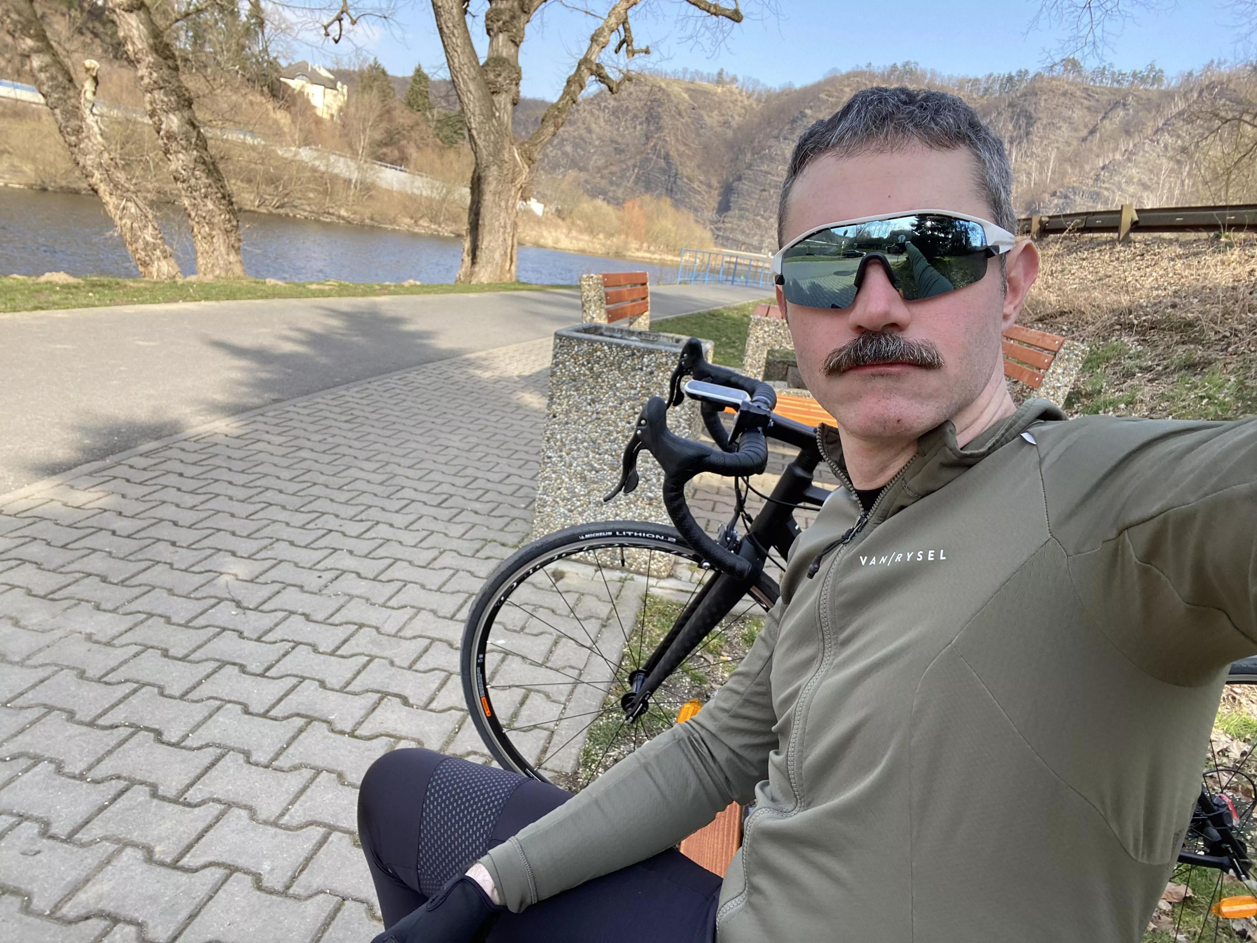 Weekend ride along the river Weekend ride along the river